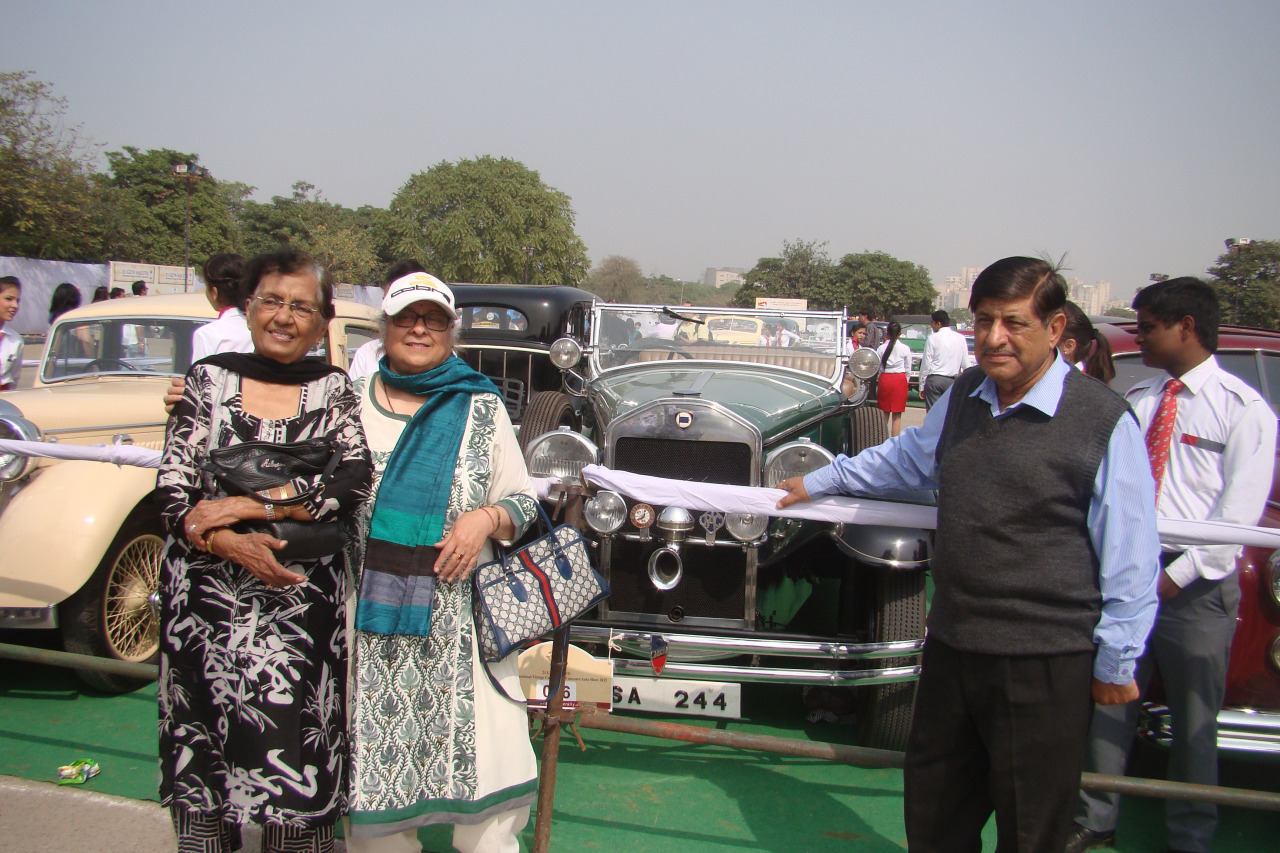Monthly Outing of members at the Vintage Car Rally