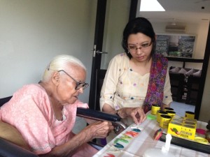 8 benefits of art and music therapy for dementia patients